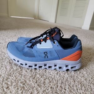 On Running Cloudstratus men's 10.5